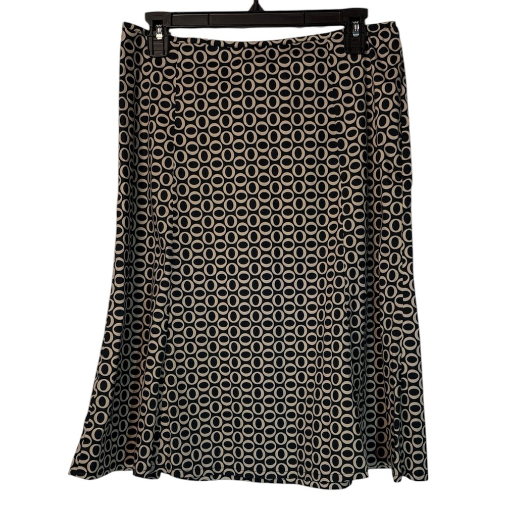 Chic Black and White Patterned Skirt